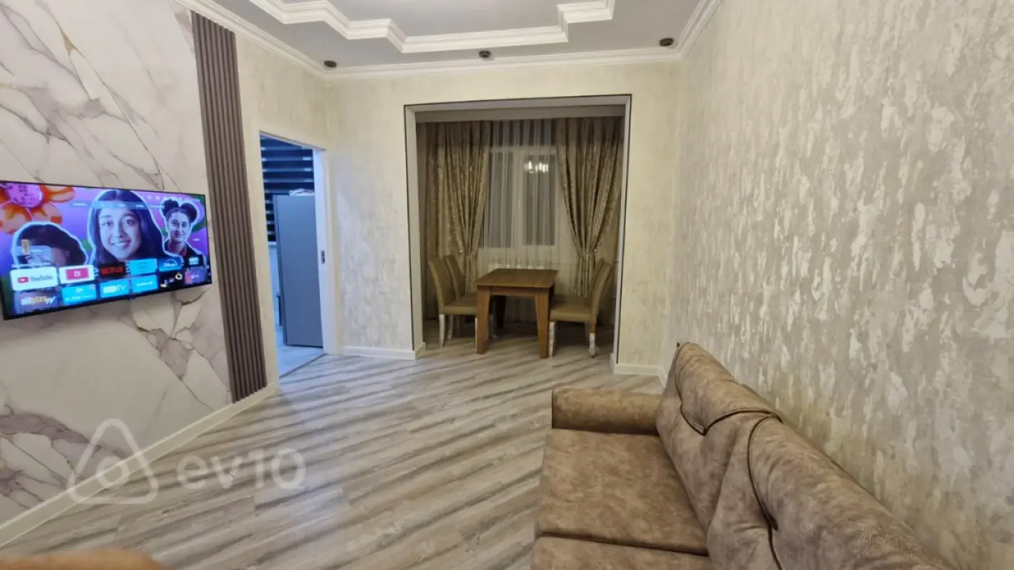 Kirayə verilir 2 otaqlı köhnə tikili 55 m²