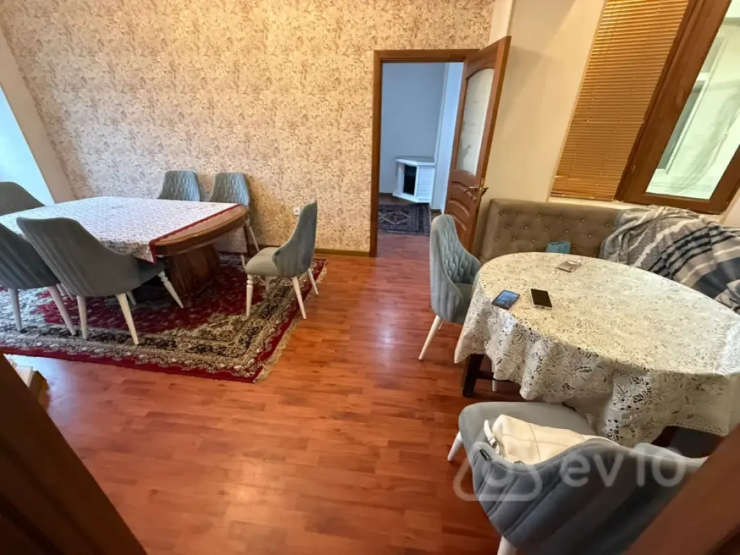 Kirayə verilir 3 otaqlı köhnə tikili 100 m²