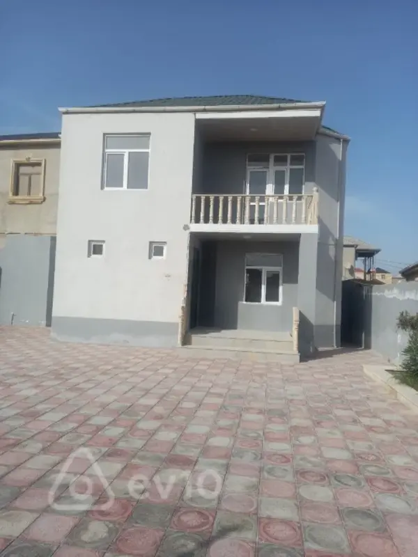 Satılır 5 otaqlı həyət evi 180 m²