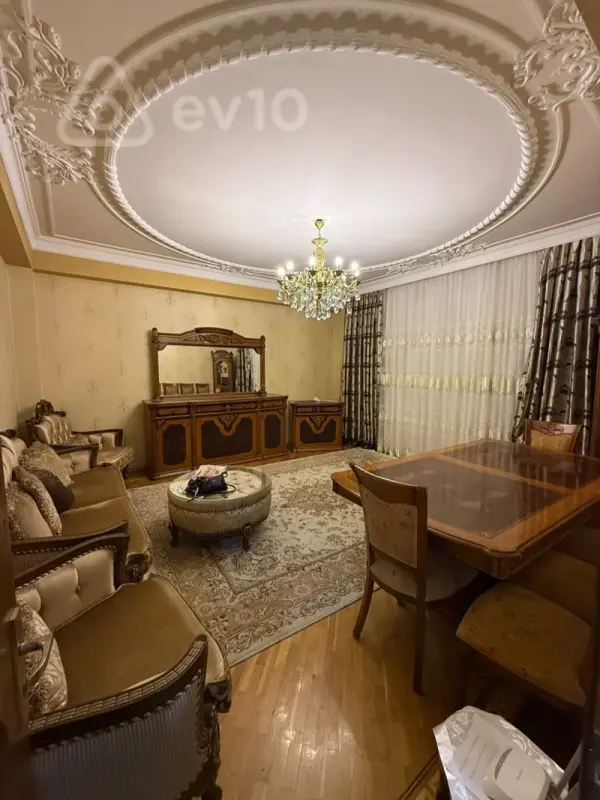 Kirayə verilir 3 otaqlı yeni tikili 130 m²