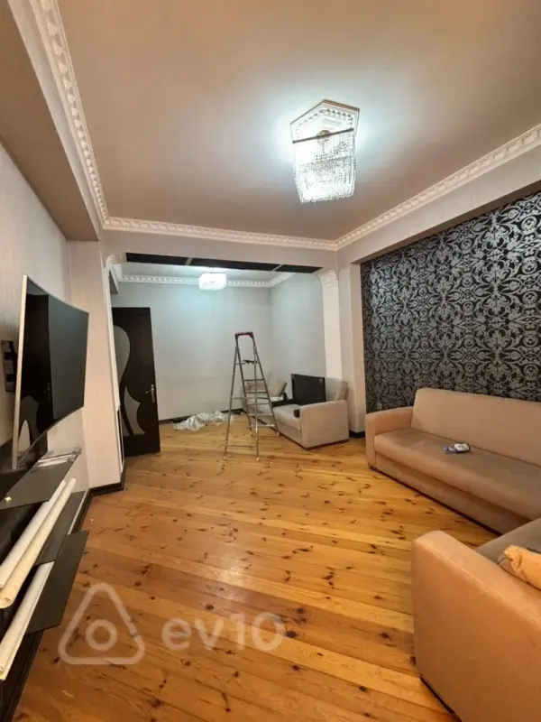 Kirayə verilir 4 otaqlı yeni tikili 165 m²