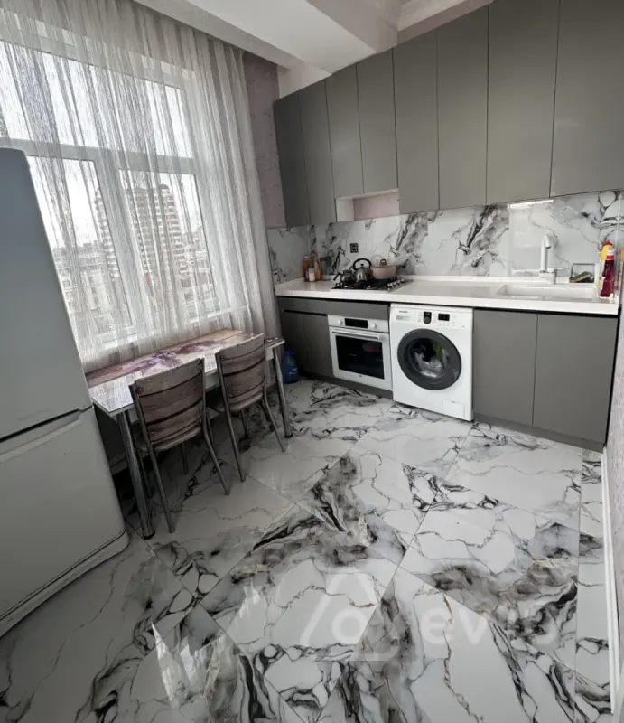 Kirayə verilir 3 otaqlı yeni tikili 78 m²