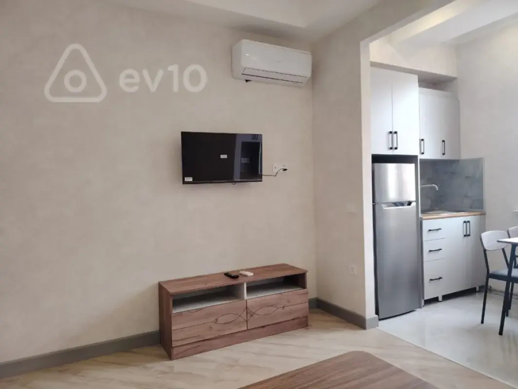 Kirayə verilir 2 otaqlı yeni tikili 60 m²