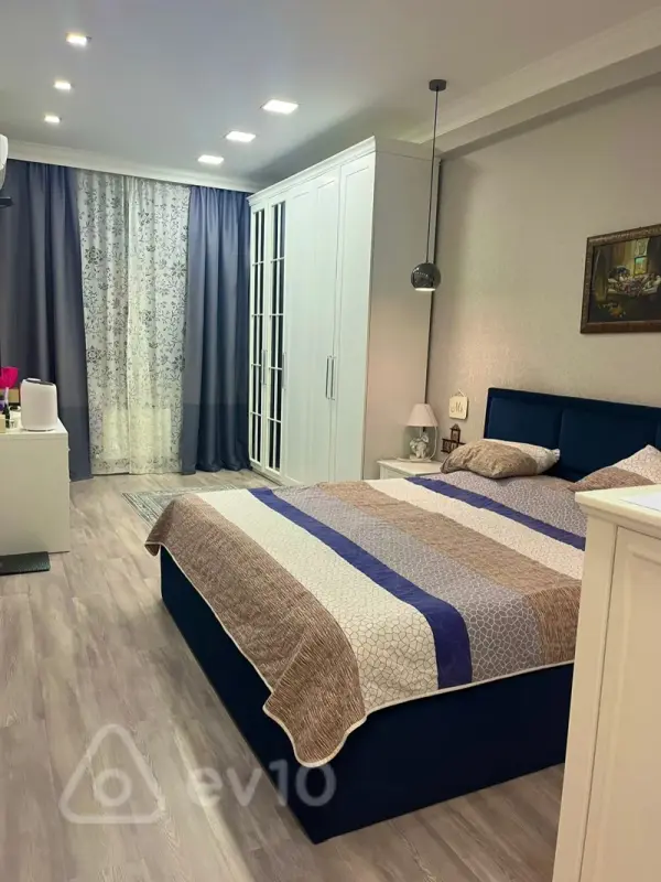 Kirayə verilir 3 otaqlı yeni tikili 124 m²