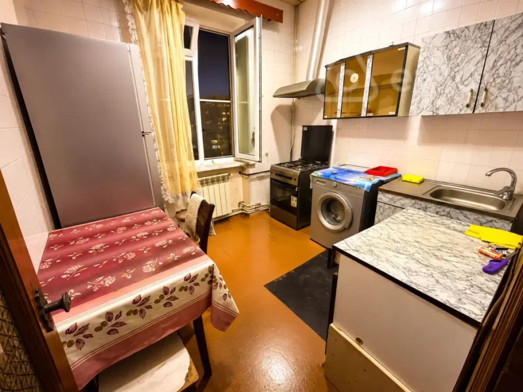 Kirayə verilir 3 otaqlı köhnə tikili 85 m²