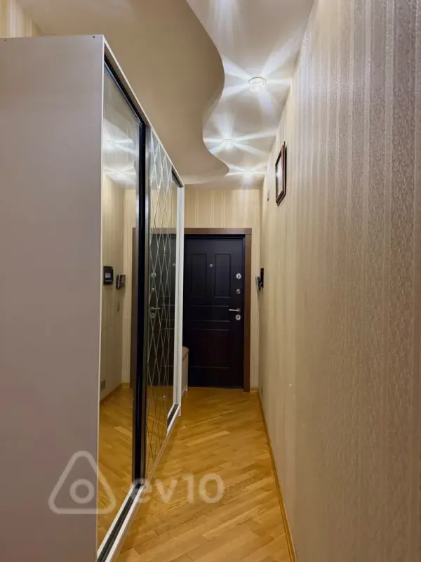 Satılır 3 otaqlı köhnə tikili 116 m²
