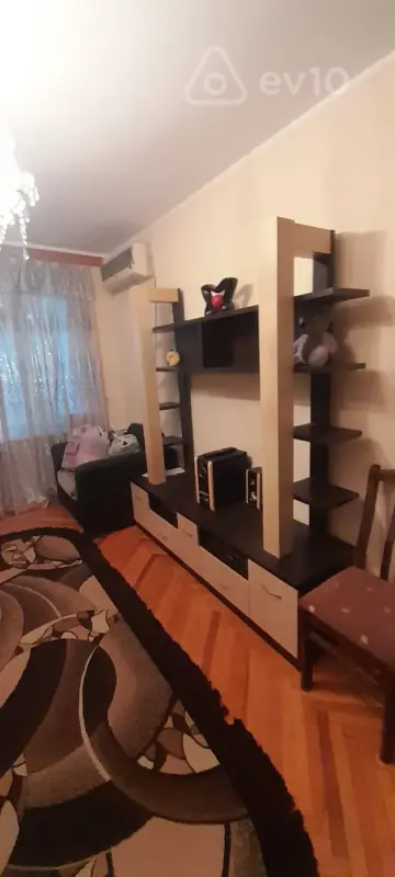 Kirayə verilir 2 otaqlı köhnə tikili 60 m²