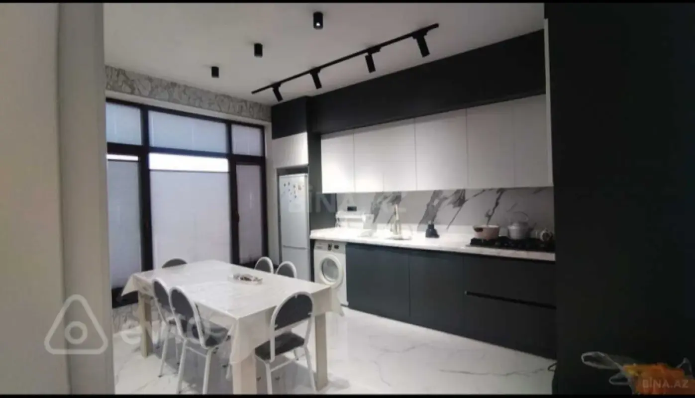 Satılır 9 otaqlı həyət evi 136 m²