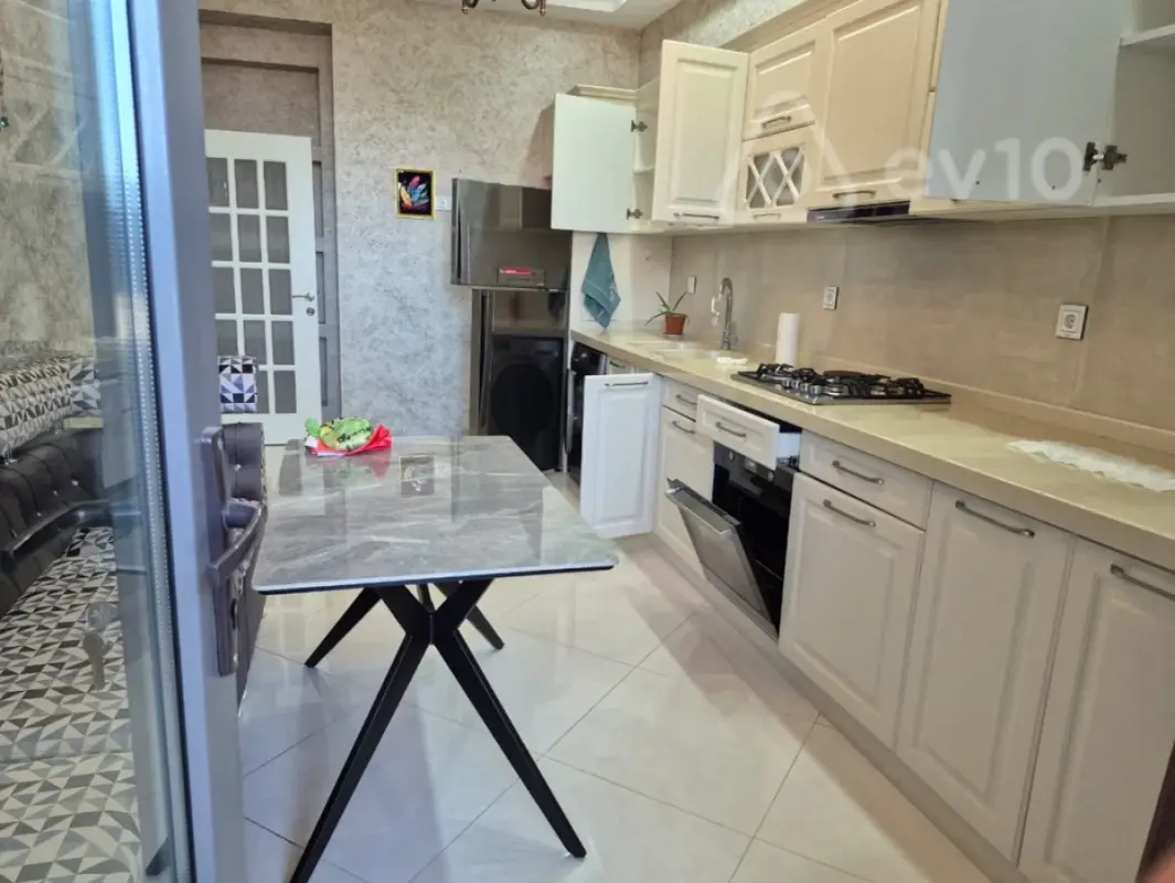 Kirayə verilir 2 otaqlı yeni tikili 96 m²