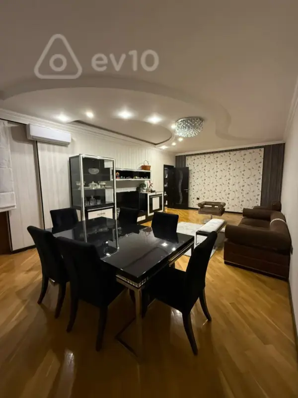 Kirayə verilir 2 otaqlı yeni tikili 106 m²