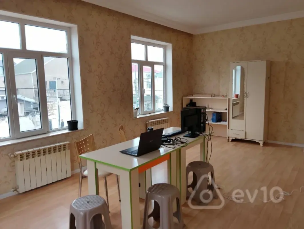Kirayə verilir mənzil 100 m²
