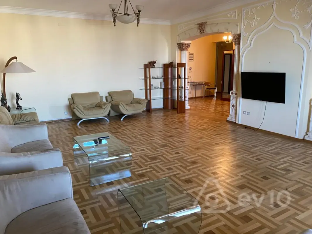 Kirayə verilir 7 otaqlı yeni tikili 315 m²