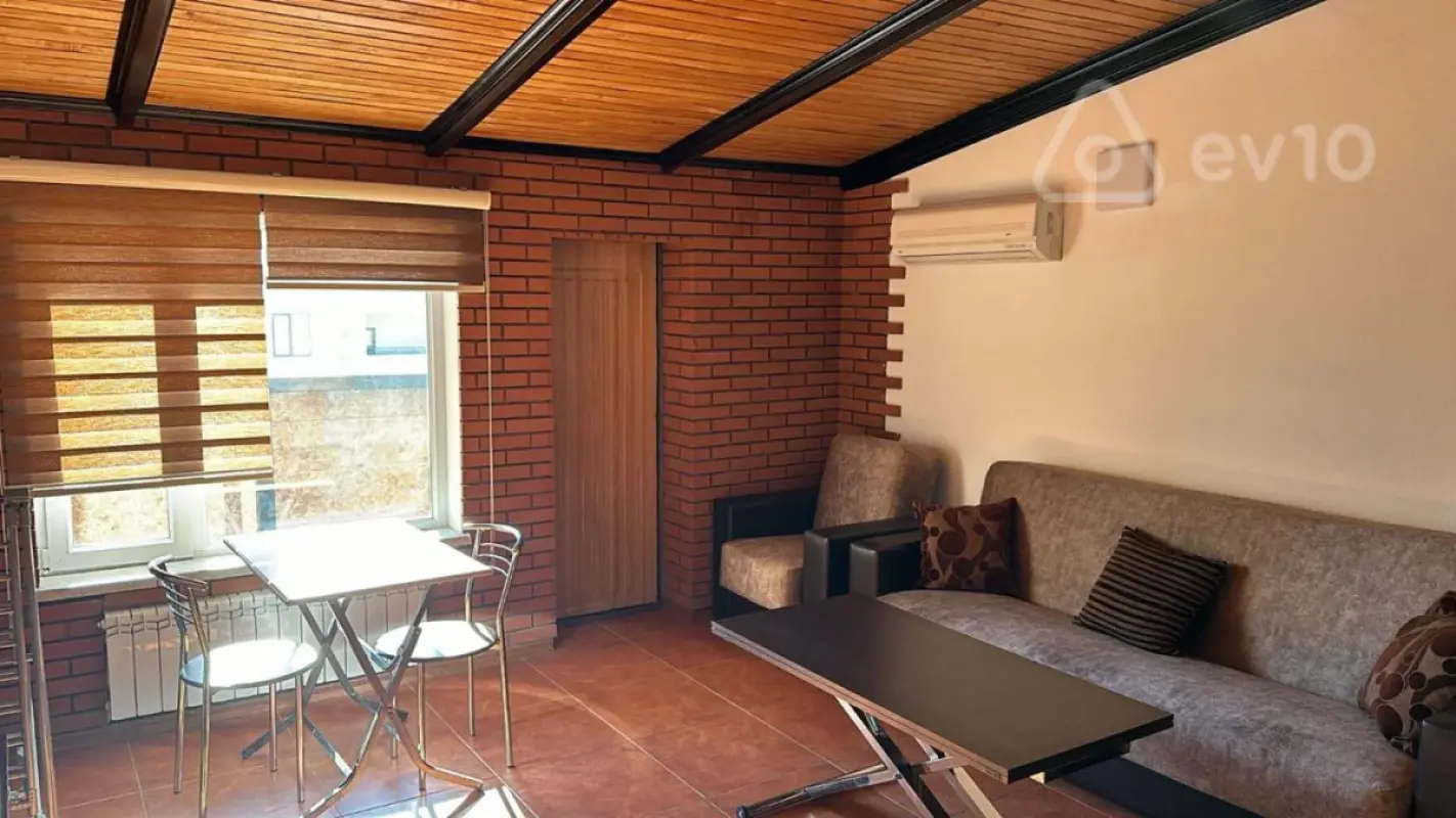Kirayə verilir 2 otaqlı yeni tikili 75 m²