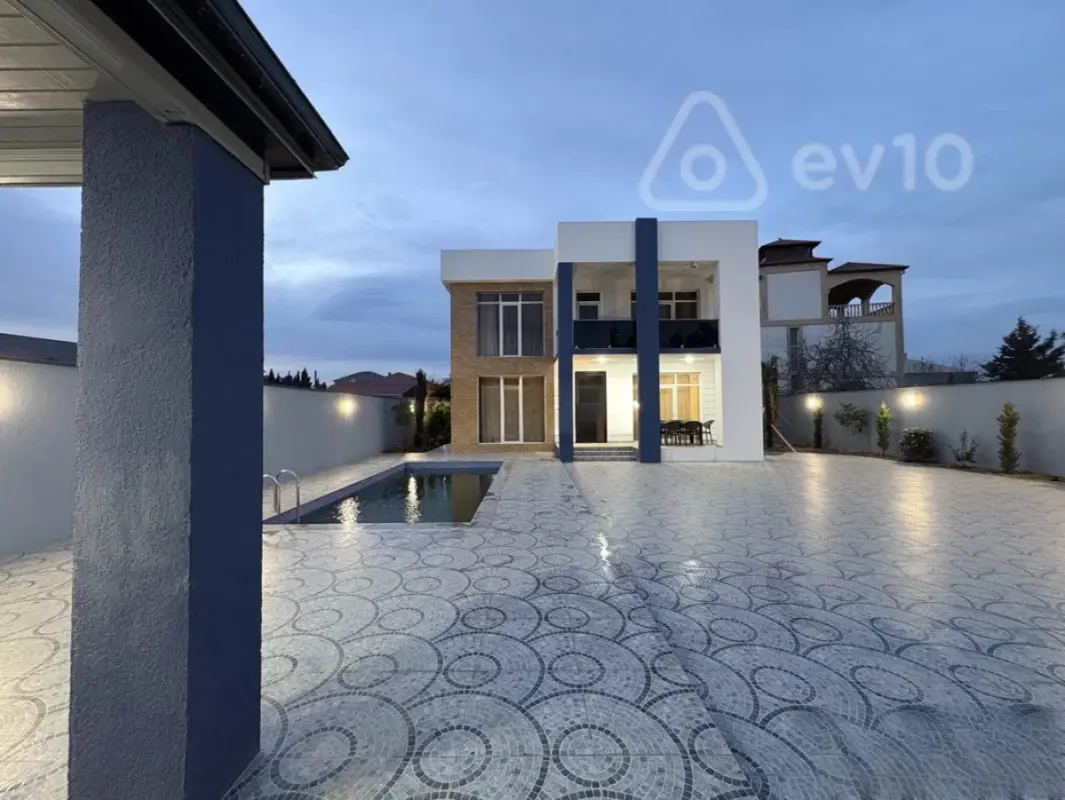 Satılır 5 otaqlı həyət evi 240 m²