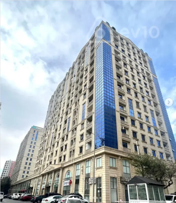 Satılır 3 otaqlı yeni tikili 75 m²