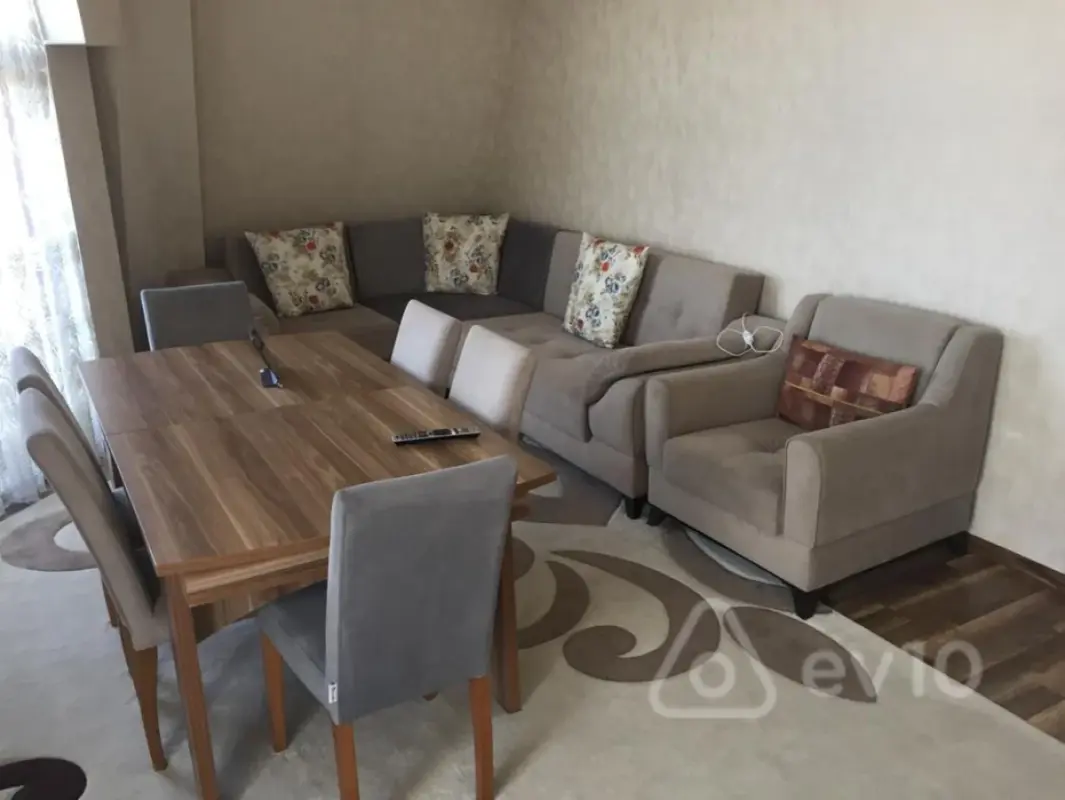 Kirayə verilir 3 otaqlı yeni tikili 125 m²