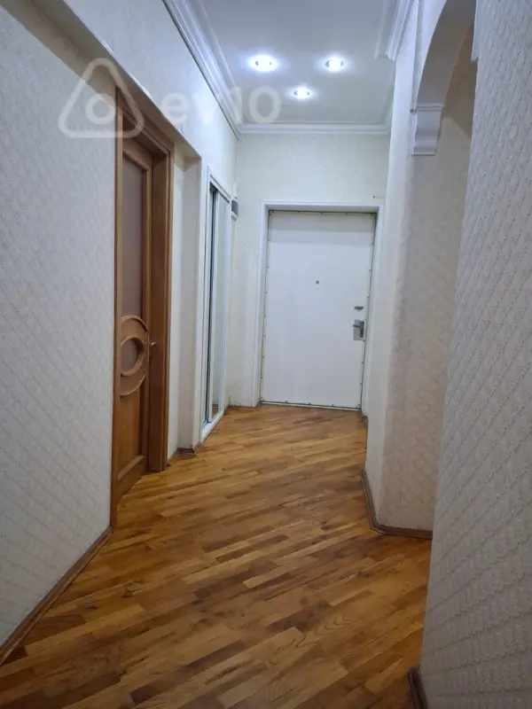 Kirayə verilir 3 otaqlı köhnə tikili 100 m²