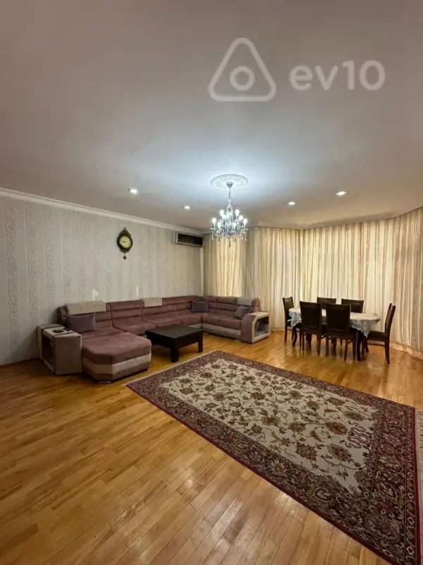 Kirayə verilir 3 otaqlı yeni tikili 155 m²