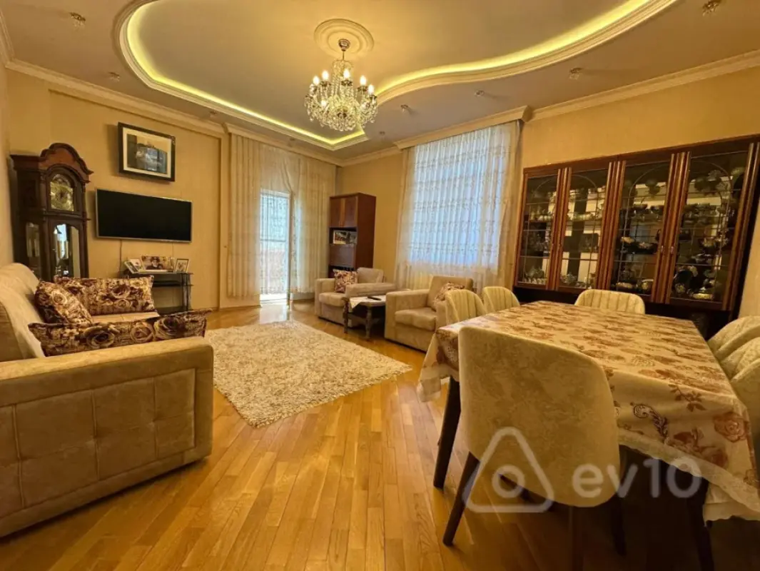 Satılır 3 otaqlı yeni tikili 145 m²