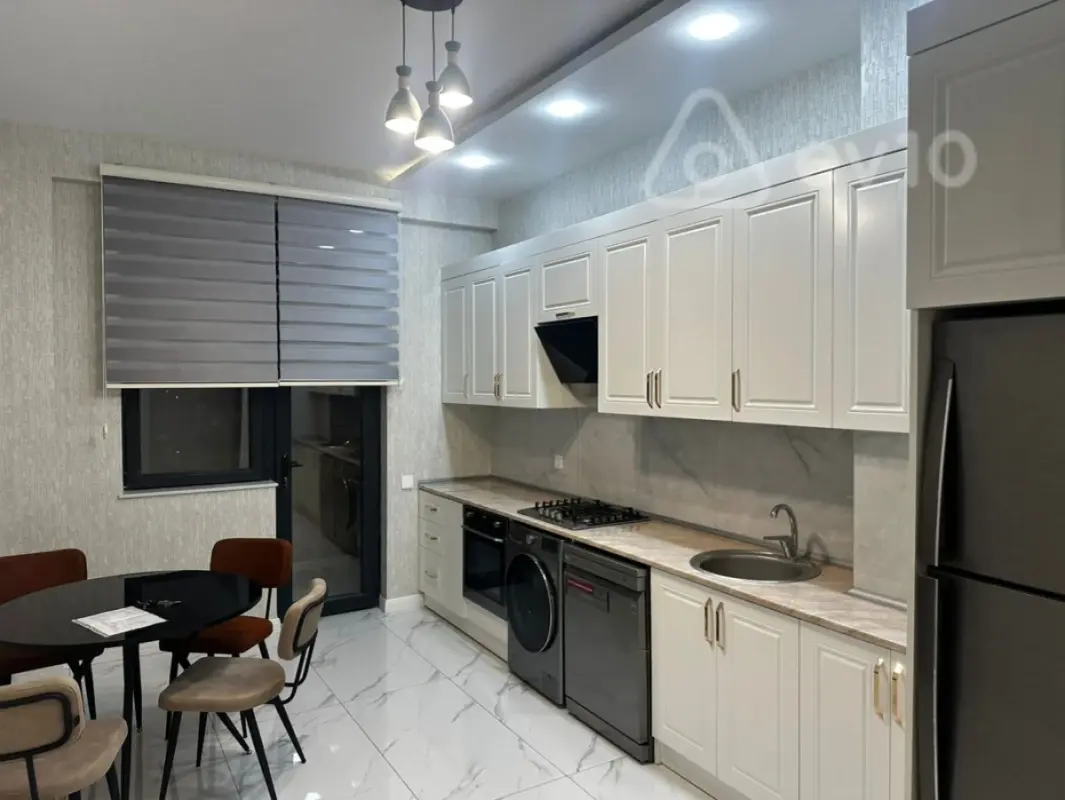Kirayə verilir 2 otaqlı yeni tikili 78 m²