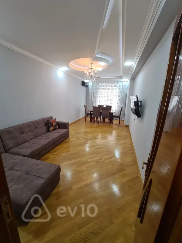 Kirayə verilir 2 otaqlı yeni tikili 90 m²