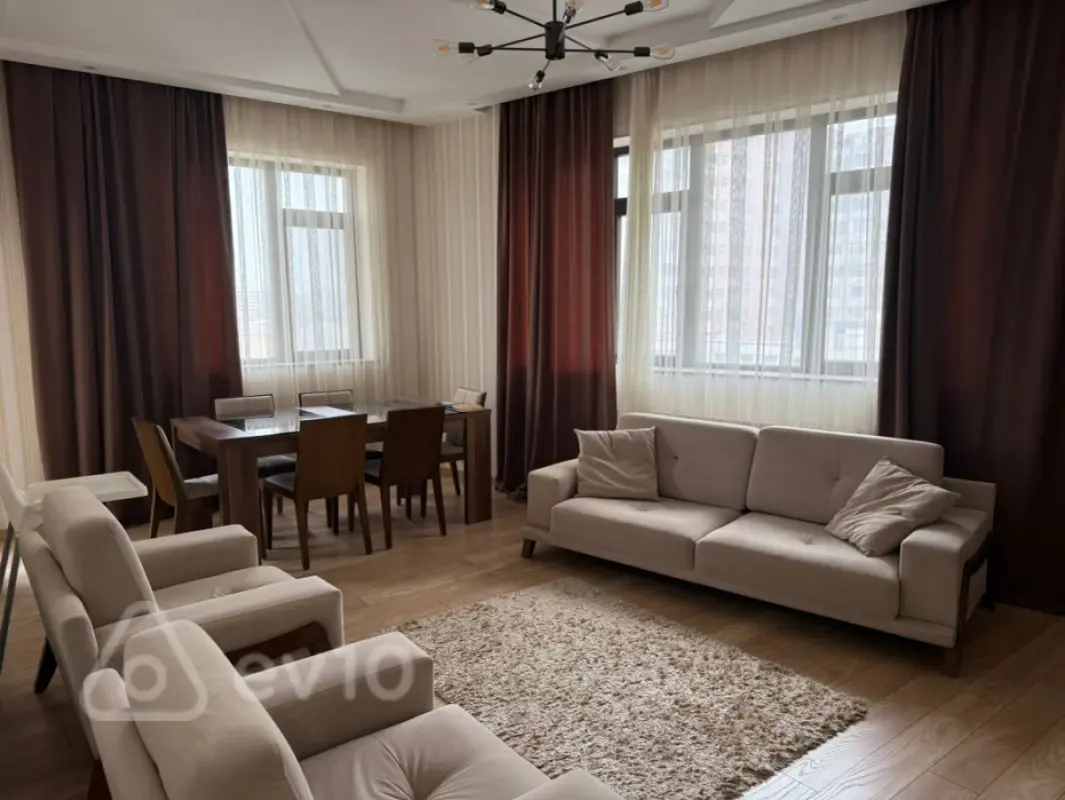 Kirayə verilir 2 otaqlı yeni tikili 100 m²