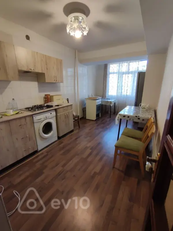 Kirayə verilir 1 otaqlı köhnə tikili 50 m²