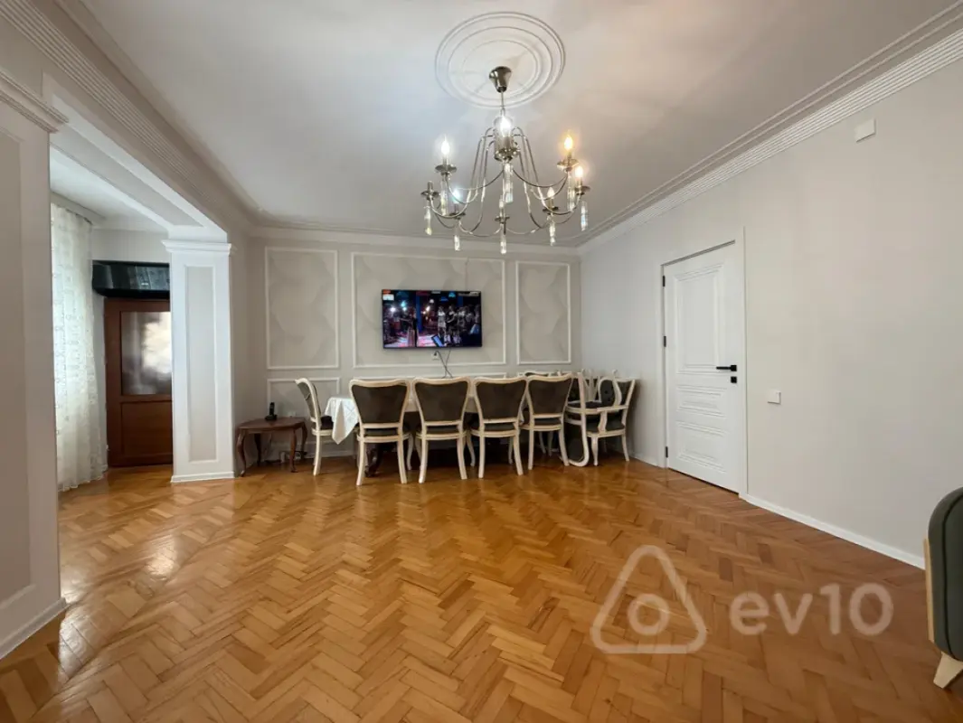Satılır 3 otaqlı köhnə tikili 90 m²