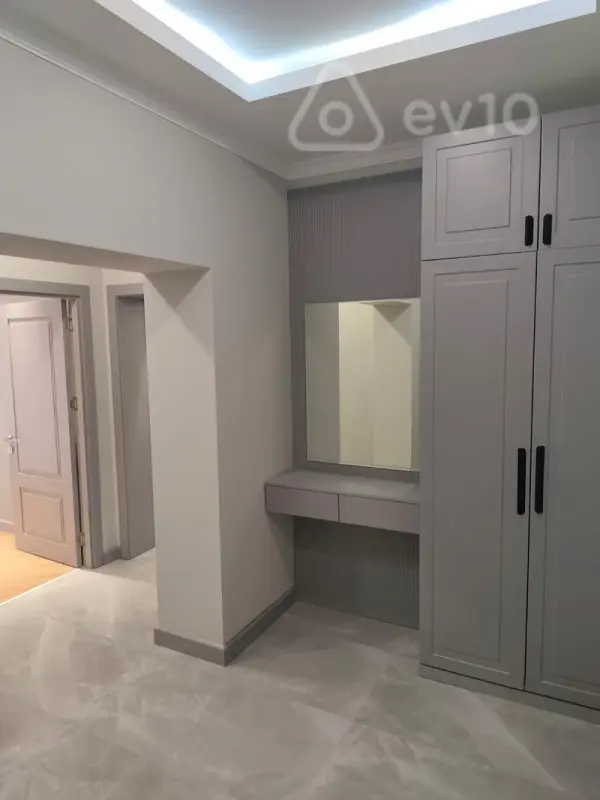 Kirayə verilir 2 otaqlı yeni tikili 65 m²