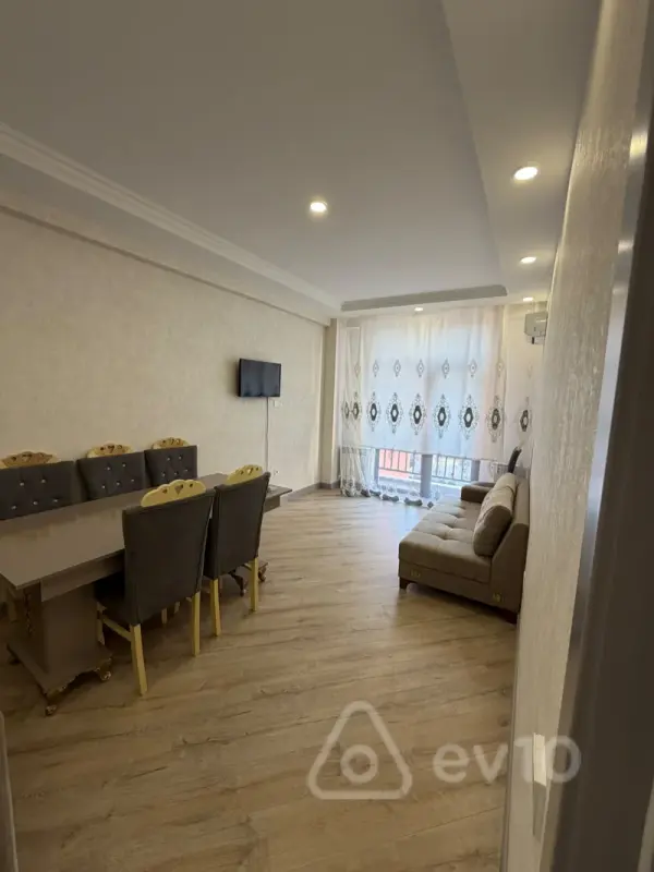 Kirayə verilir 2 otaqlı yeni tikili 90 m²