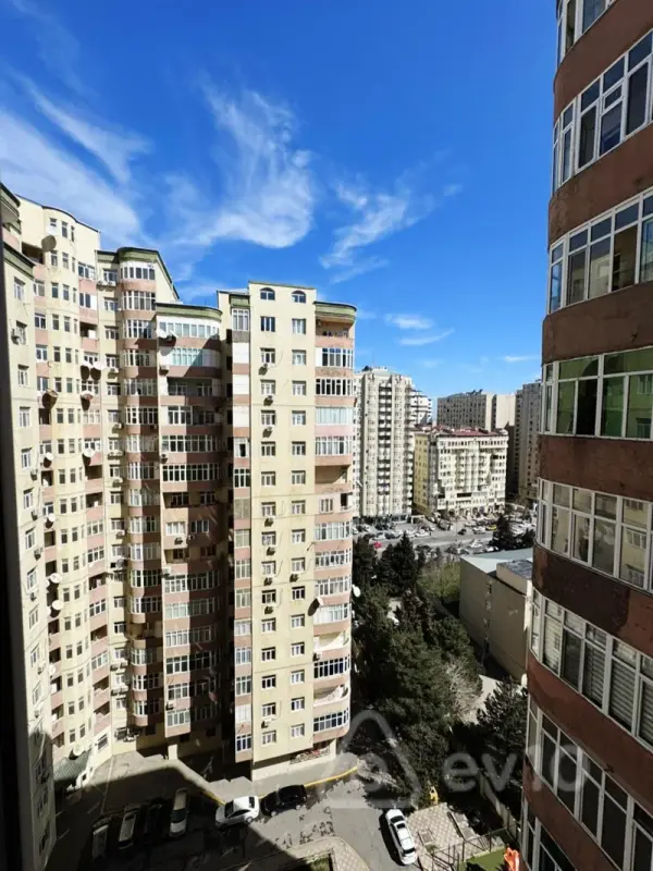 Satılır 4 otaqlı yeni tikili 140 m²