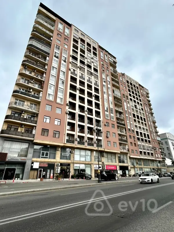 Satılır 2 otaqlı yeni tikili 70 m²