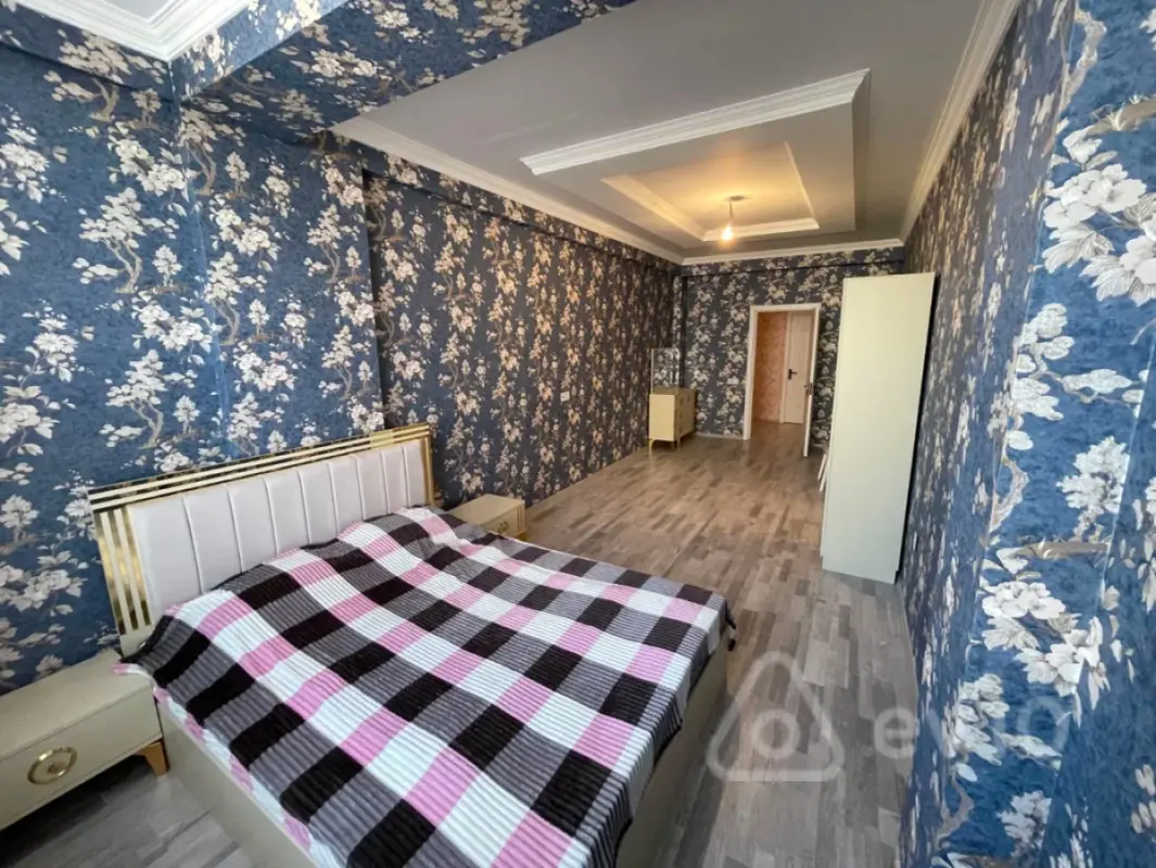 Kirayə verilir 2 otaqlı yeni tikili 81 m²
