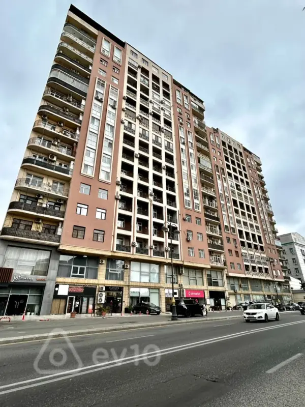 Satılır 3 otaqlı yeni tikili 128 m²