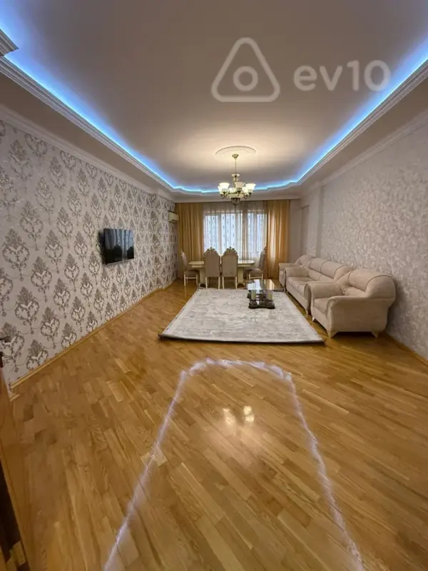 Kirayə verilir 3 otaqlı yeni tikili 160 m²