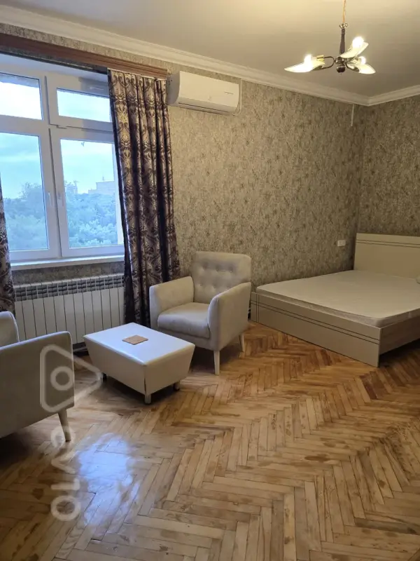 Kirayə verilir 1 otaqlı köhnə tikili 45 m²