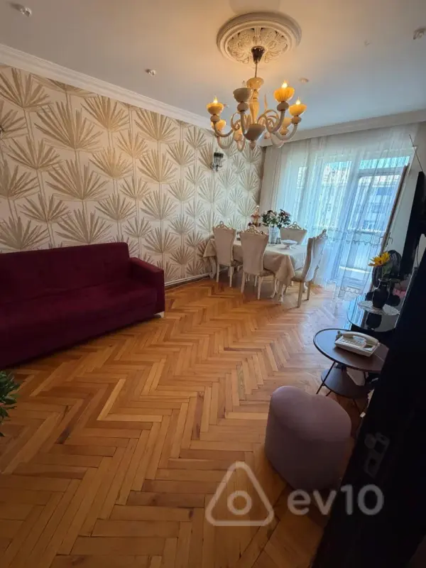Satılır 3 otaqlı köhnə tikili 80 m²