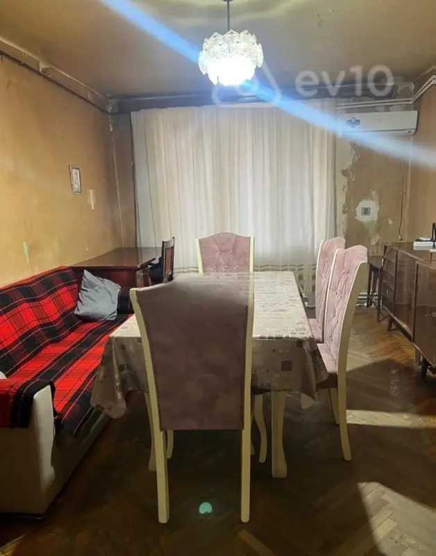 Satılır 3 otaqlı köhnə tikili 75 m²