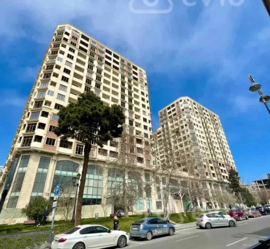 Satılır 3 otaqlı yeni tikili 143 m²