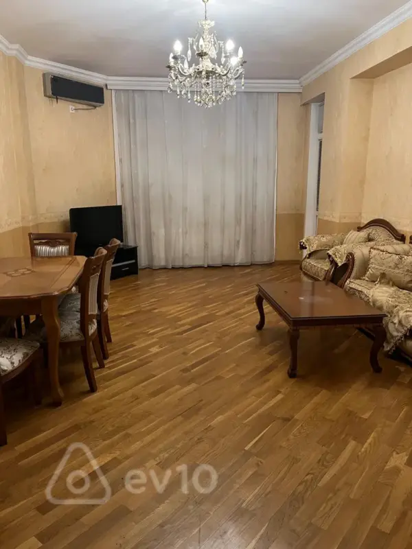 Kirayə verilir 3 otaqlı yeni tikili 130 m²