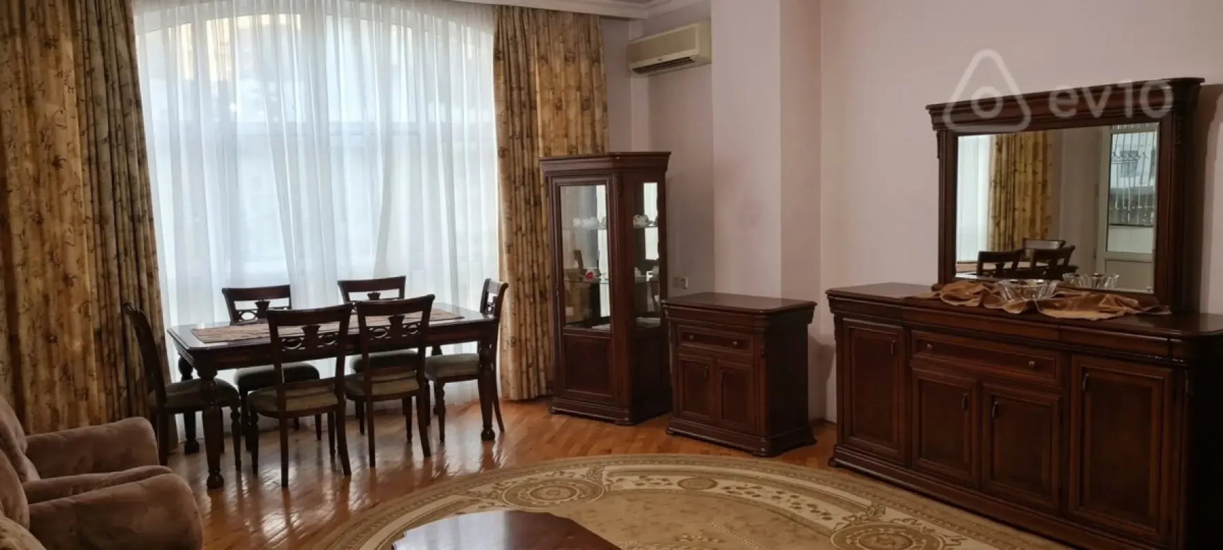 Kirayə verilir 5 otaqlı yeni tikili 220 m²