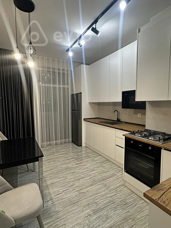 Kirayə verilir 3 otaqlı yeni tikili 115 m²