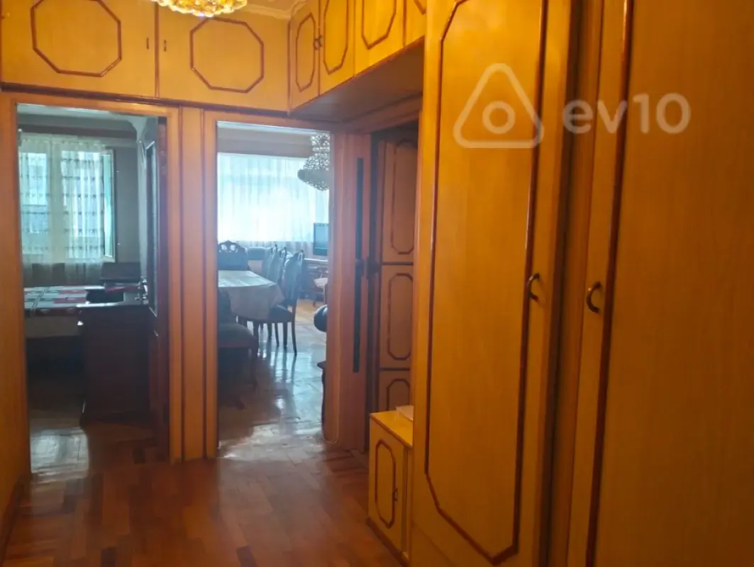 Kirayə verilir 2 otaqlı köhnə tikili 50 m²