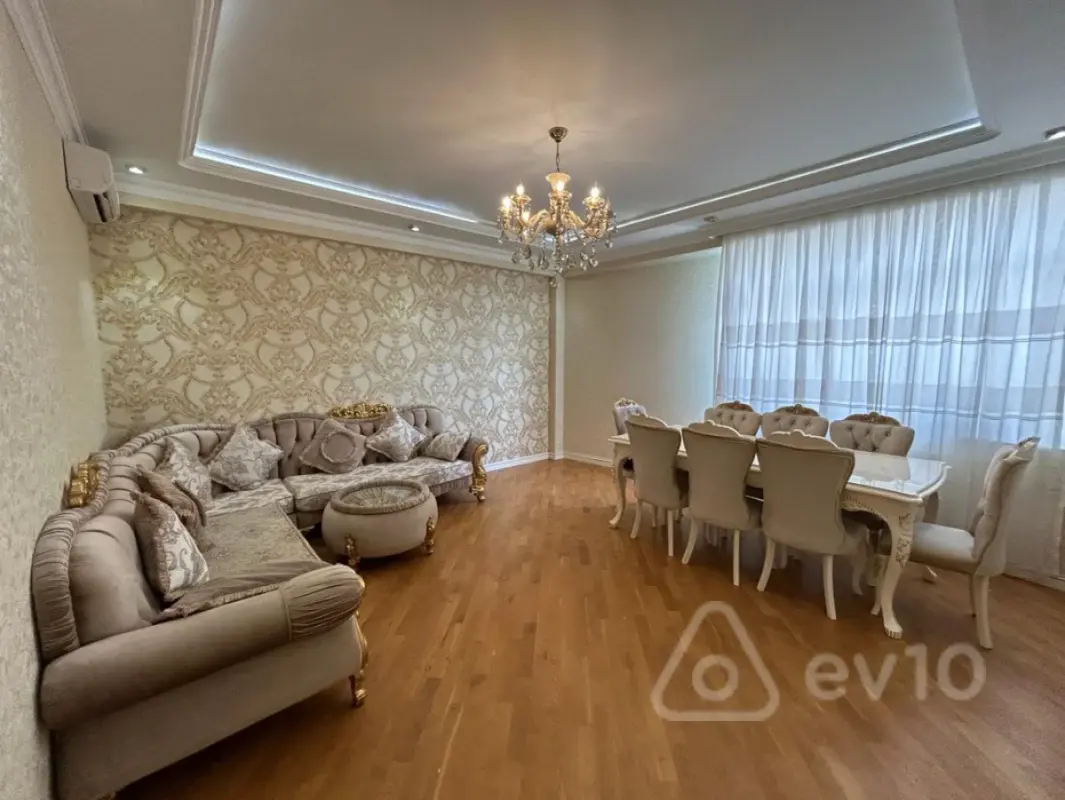 Kirayə verilir 2 otaqlı yeni tikili 75 m²