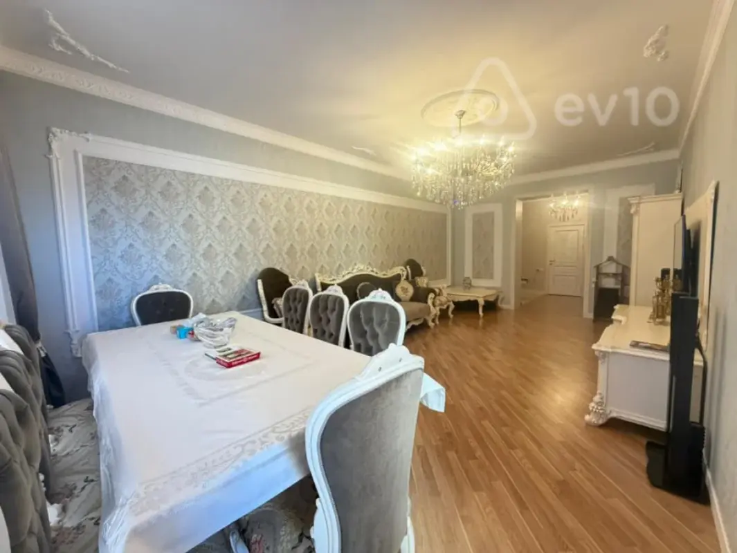 Satılır 3 otaqlı yeni tikili 160 m²