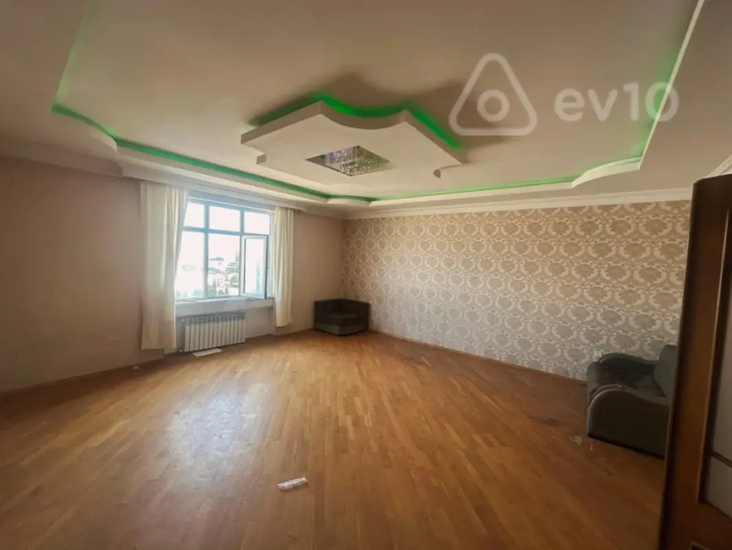 Satılır 3 otaqlı yeni tikili 130 m²