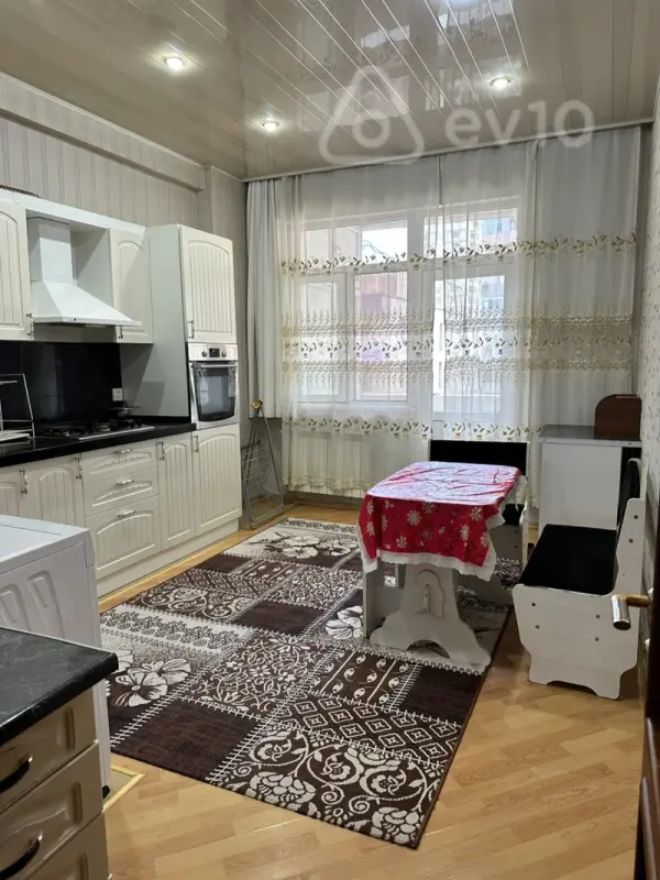 Kirayə verilir 3 otaqlı yeni tikili 127 m²