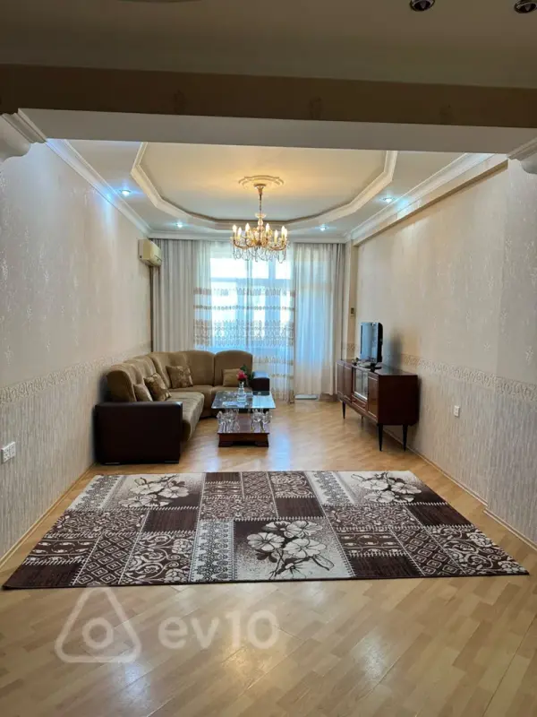 Kirayə verilir 3 otaqlı yeni tikili 130 m²