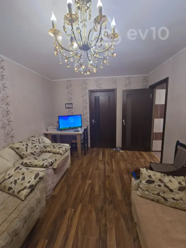 Kirayə verilir 4 otaqlı köhnə tikili 80 m²