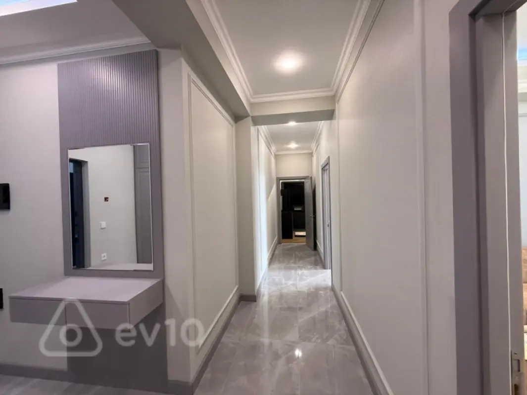 Kirayə verilir 2 otaqlı yeni tikili 70 m²